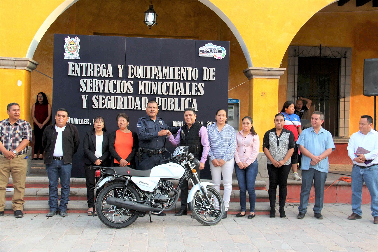 En el evento donde entregó bicicletas y una moto para el área de seguridad, el Alcalde Linares Aguilar refrendó su compromiso con la seguridad de los peñamillerenses.