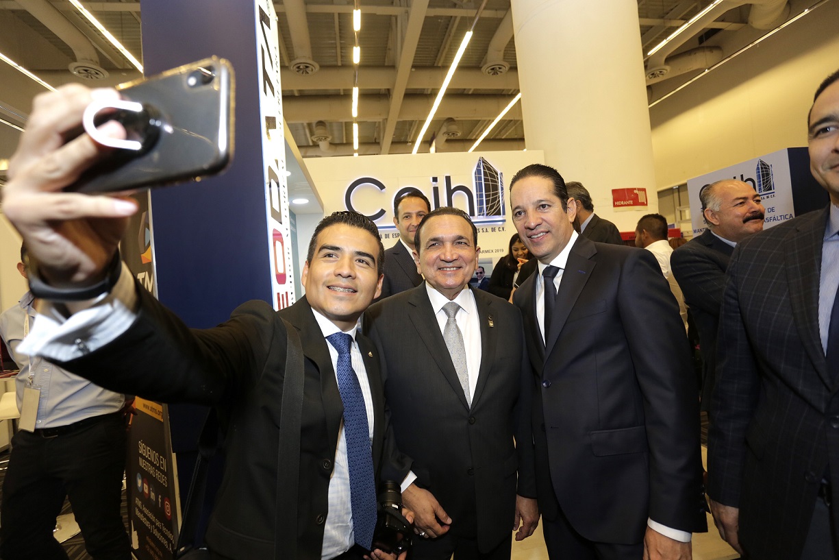 El Gobernador Francisco Domínguez inauguró la Expo Encuentro Industrial y Comercial 2019.