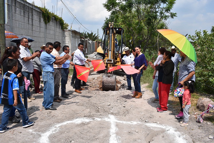 El Alcalde de Pedro Escobedo encabeza arranque de obras en comunidades y centros educativos.