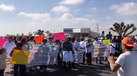 Chatarreros bloquean accesos a la Ciudad de México. Foto: Twitter.