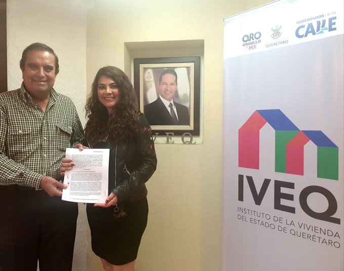 El Director del IVEQ Germán Borja firma convenio en beneficio de las familias de Arroyo Seco.