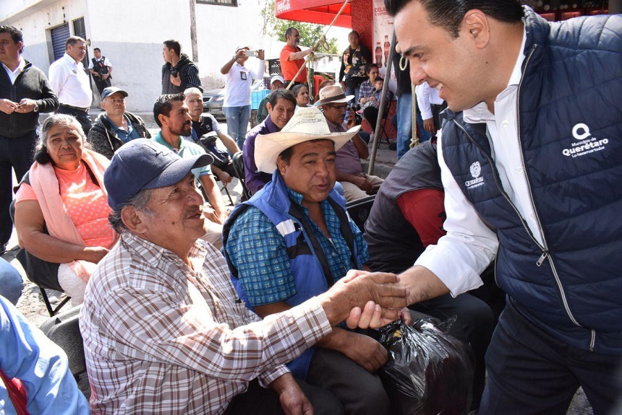 Luis Nava anuncia mejoras a vialidades y servicios públicos en el Pueblo de Jurica.