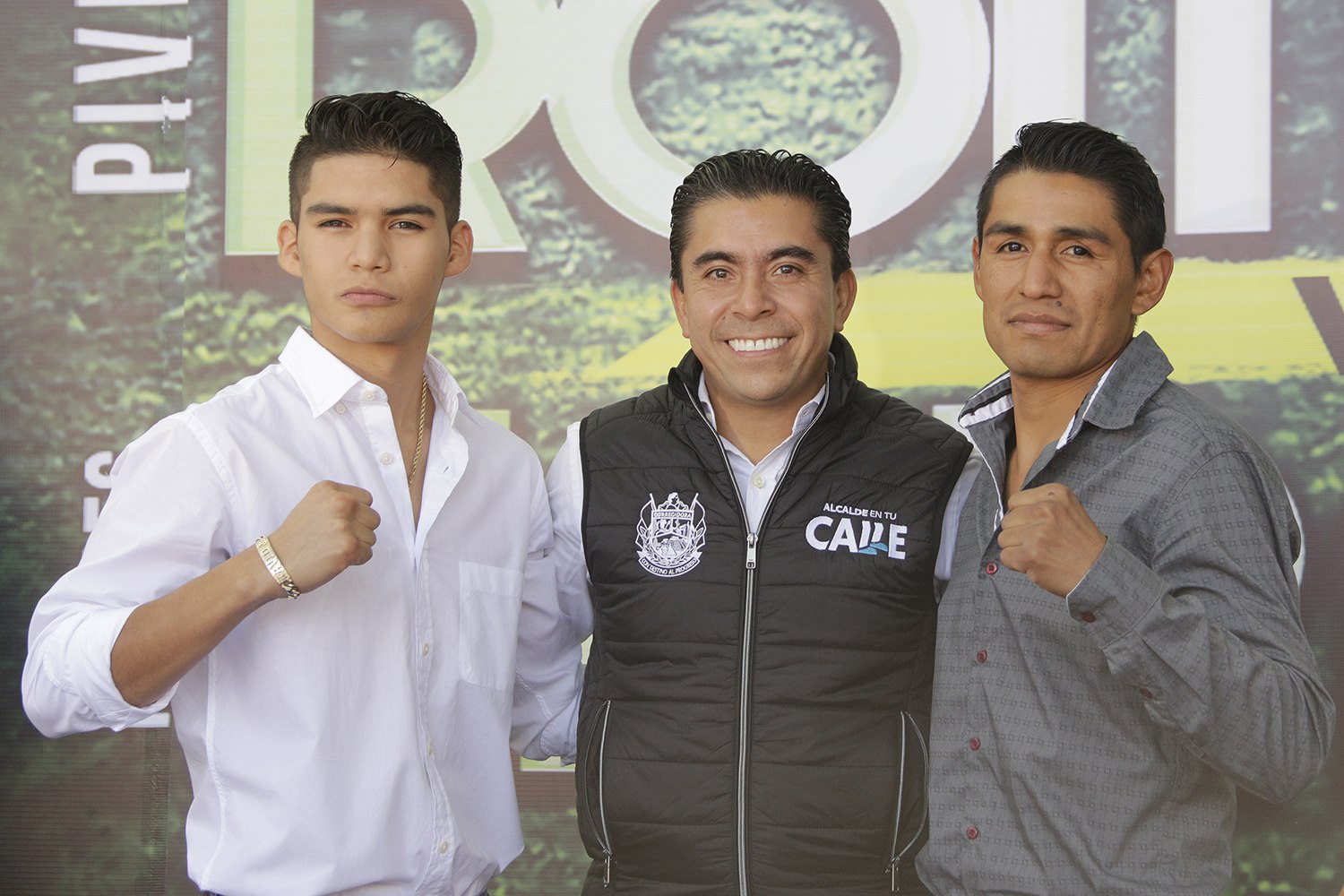 Presentan a pugilistas para pelea de Box Internacional en Corregidora.