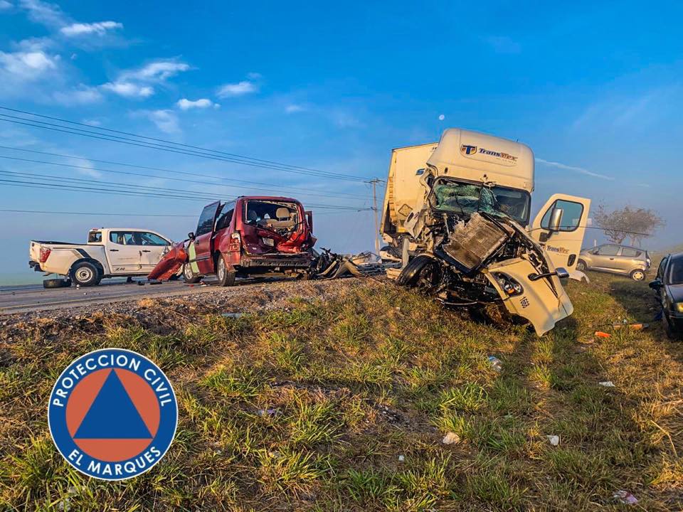 Carambola entre 10 vehículos deja 17 lesionados y 1 muerto en Carretera Méx-Qro: Foto: PC El Marqués.