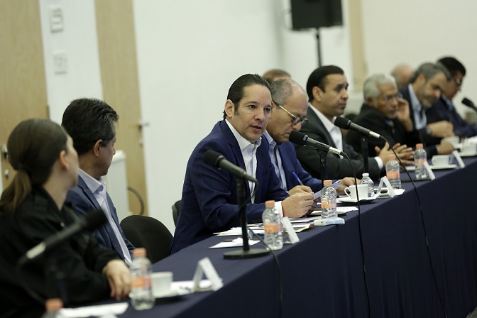 Por pandemia de COVID-19, el Gobernador de Querétaro propone disminuir aforo de establecimientos comerciales