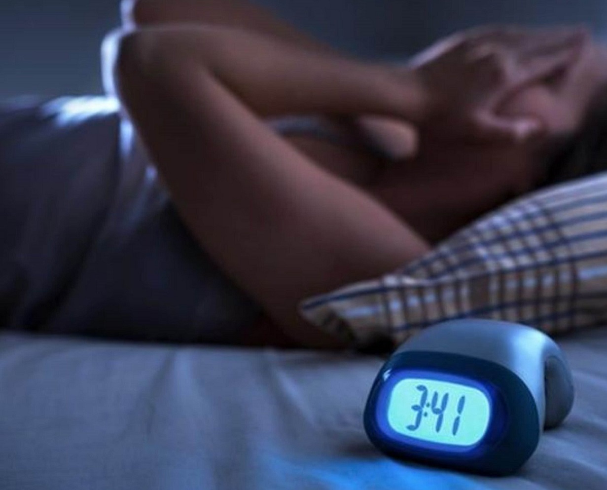 ¿Insomnio por la cuarentena? Los expertos te dicen como dormir mejor.