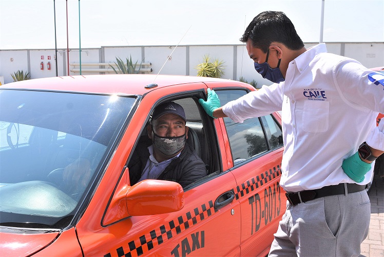 Amarildo Bárcenas apoya con combustible a trabajares del volante afectados por COVID-19