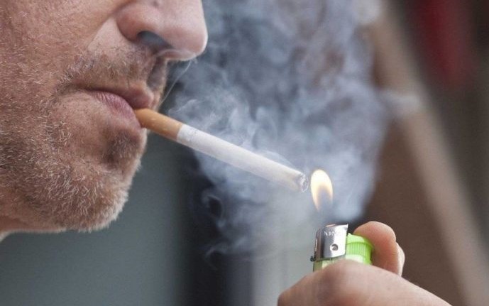 Fumadores tienden a ser más vulnerables ante COVID-19. Foto: Internet.
