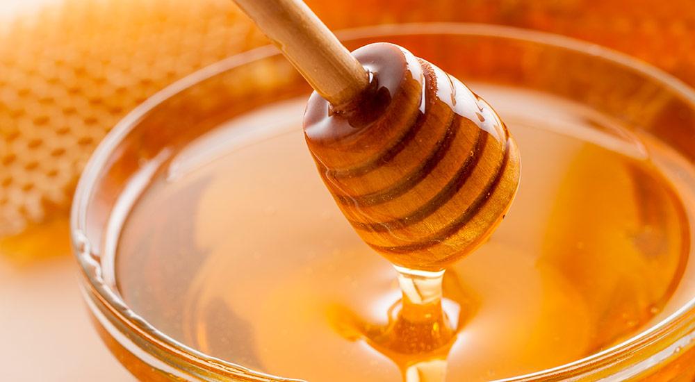 Es oficial, la miel mexicana cuenta con sello NOM para evitar adulteración y falsificación.