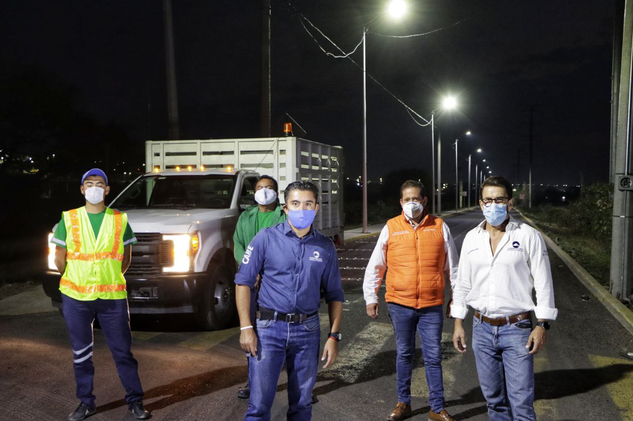 Roberto Sosa supervisa obras de alumbrado público; se invierten 2.6 mdp.