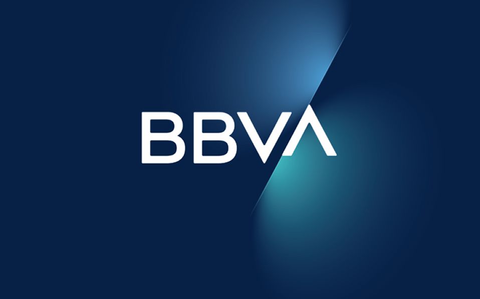 BBVA debe al SAT $10,000 millones de pesos.