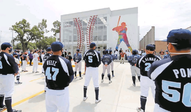 Destina AMLO 70 millones de pesos a su escuela de Béisbol