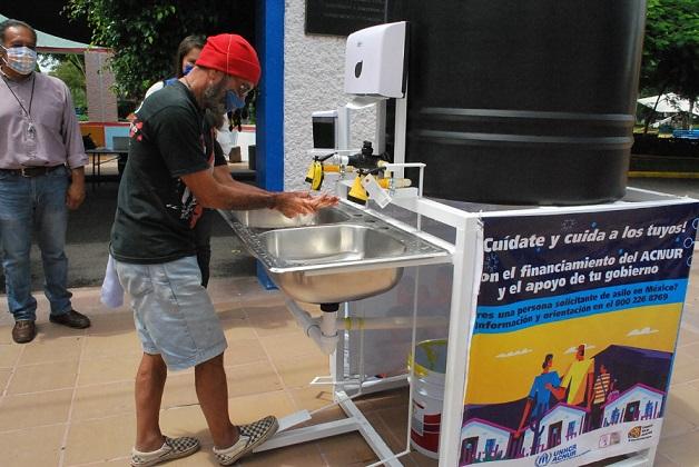 Dona la ACNUR 8 lavamanos portátiles al DIF Municipal de Querétaro para combatir a COVID-19