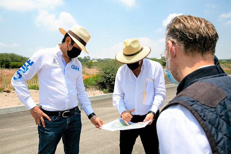 El Gobernador Francisco Domínguez realiza recorrido por la obra de Paseo de los Venados