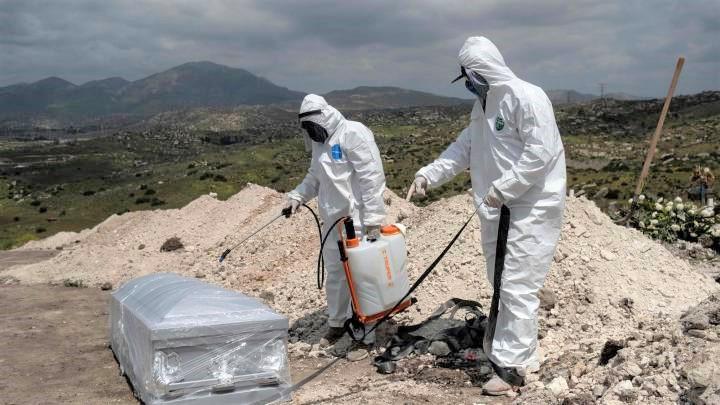 México es el tercer país en el Mundo con más muertos por COVID-19. Foto: EFE Guillermo Arias.