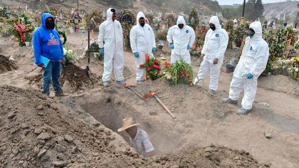 México se acerca a las 54 mil muertes por COVID-19. Foto: EFE.