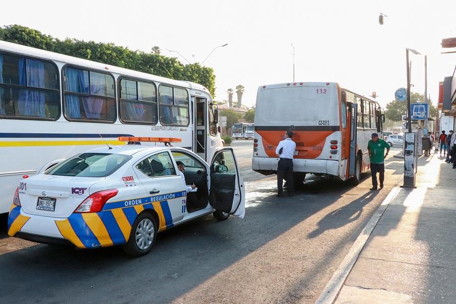 Aplican 340 sanciones al transporte público en Querétaro por incumplir medidas sanitarias contra COVID-19.