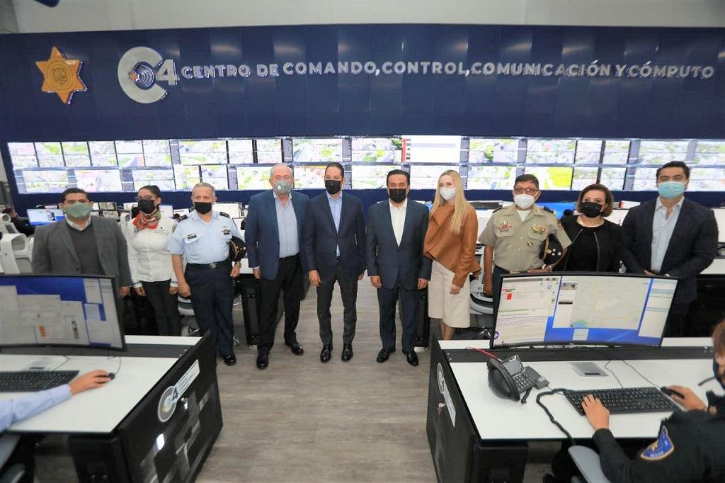 Triplica Querétaro el número de cámaras de seguridad; llegan a 1,900. El Alcalde Luis Nava en compañía del Gobernador Francisco Domínguez inaugura el C4.