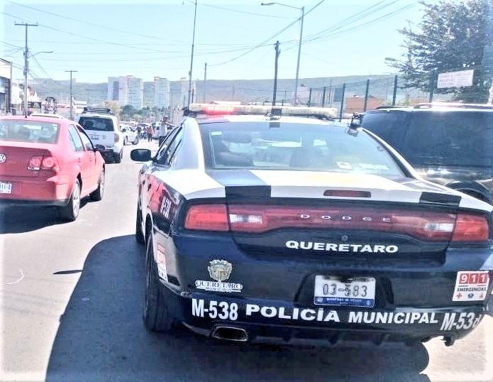 Detienen a dos sujetos con armas en las inmediaciones de Paseo Querétaro.