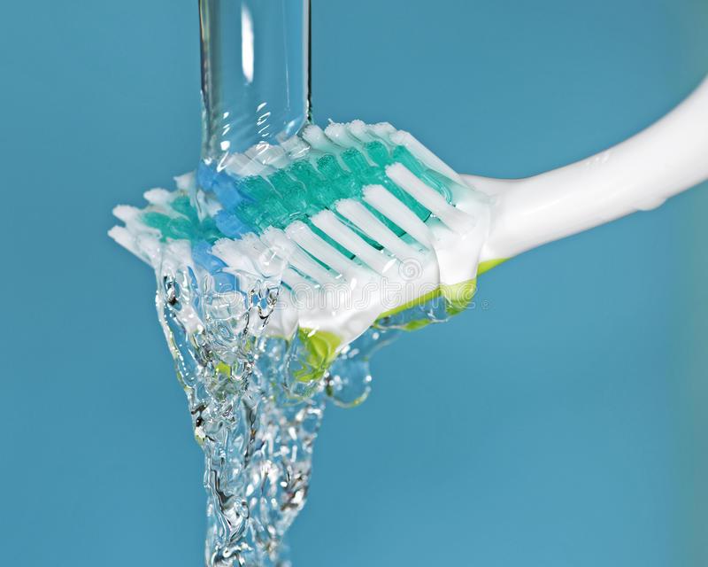 El cepillo de dientes transmite el coronavirus: Especialistas del IPN.