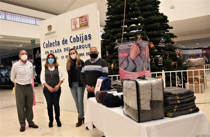DIF Municipal de Querétaro inicia colecta de cobijas 2020 en Plaza del Parque.