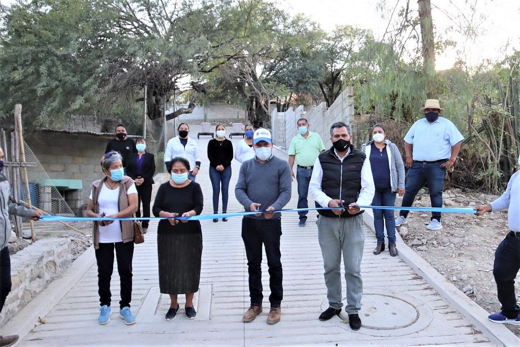 Juan Carlos Linares entrega obras de mejoramiento urbano de 7 calles en la Cabecera Municipal de Peñamiller.