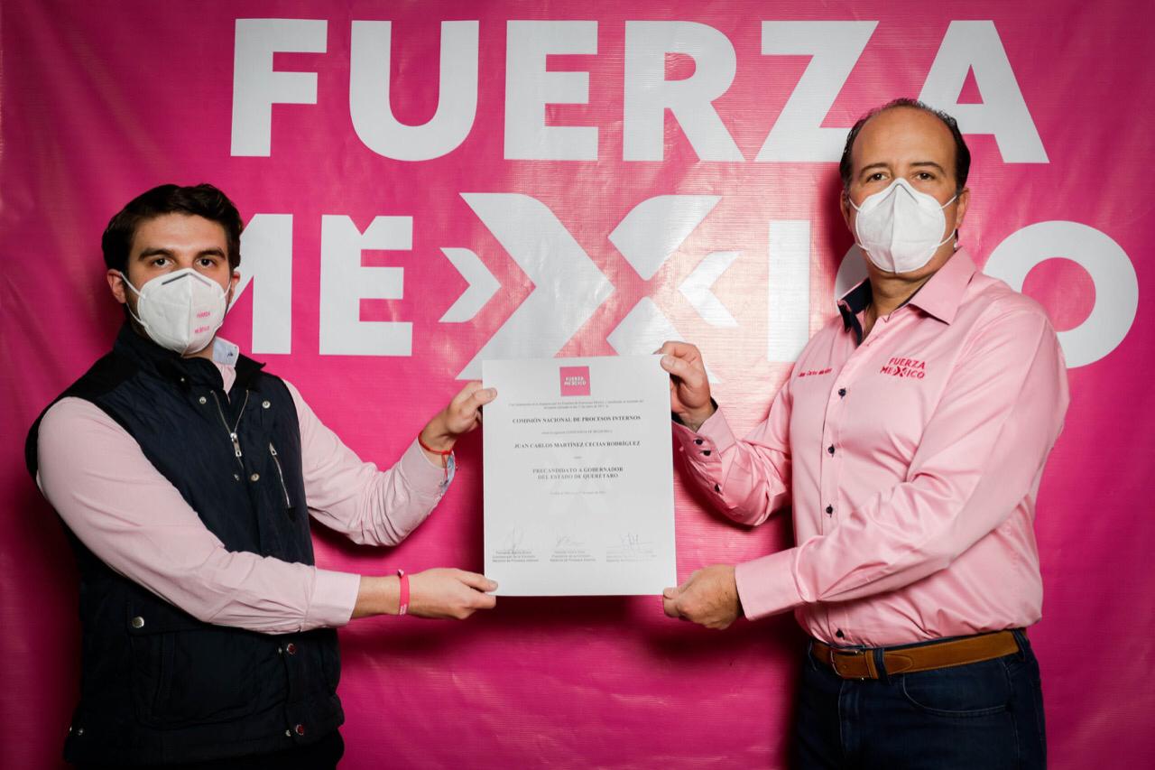 Juan Carlos Martínez recibe constancia como precandidato a la Gubernatura de Querétaro por Fuerza México