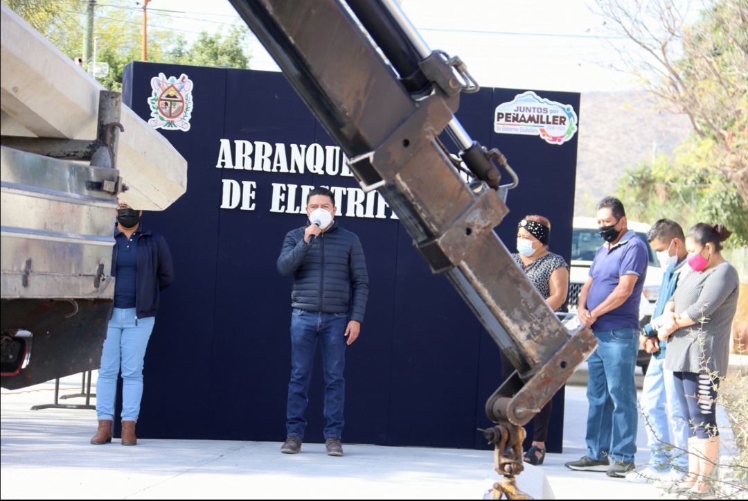 Inician obras de electrificación en 4 comunidades de Peñamiller.