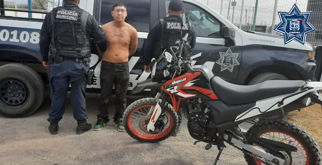 Policías de El Marqués detienen a sujeto por robo de vehículo