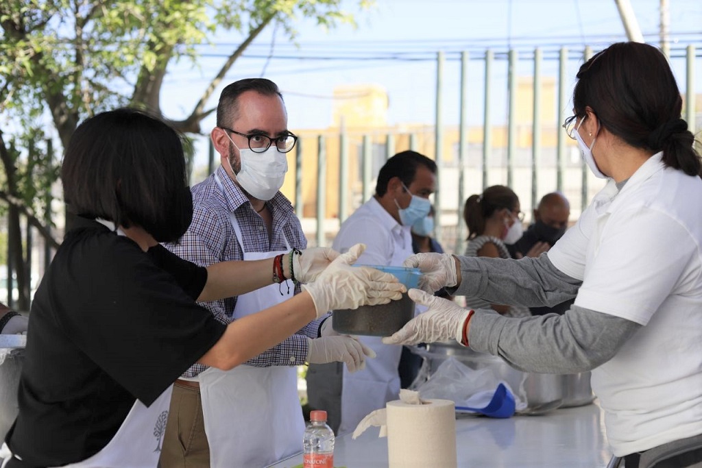 Entregan más de 1 millón de porciones de alimentos a personas afectadas por COVID-19 en Querétaro Capital.