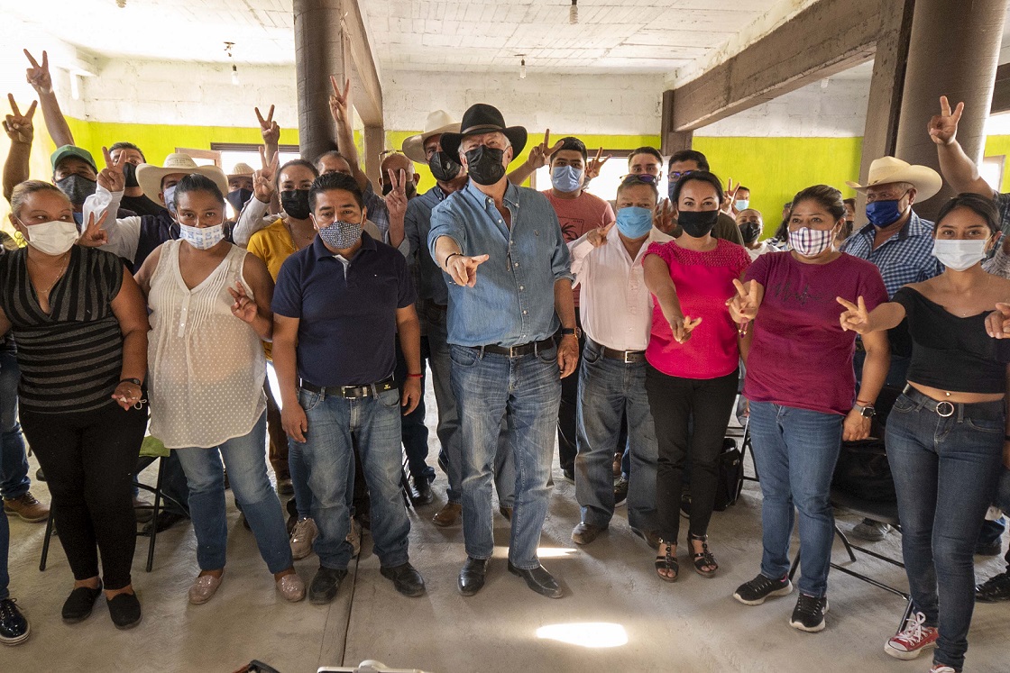 Enrique Vega Carriles pide la confianza para dar continuidad a los proyectos de comunidades de El Marqués.