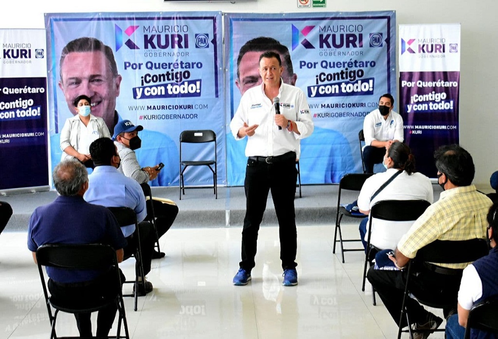 Promete Kuri crear un fondo económico para apoyar a tianguistas en Querétaro.