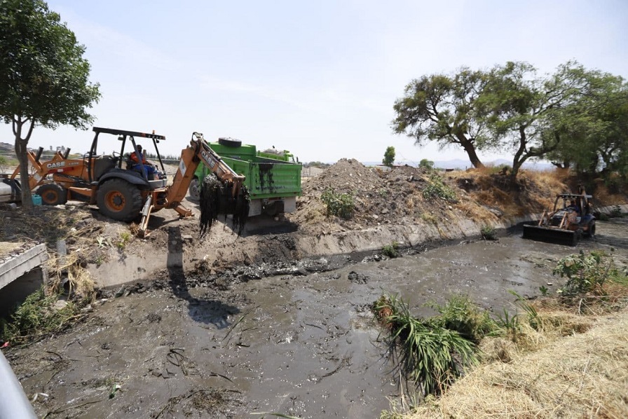 Retiran 320 toneladas de basura y tiliches del Dren de Montenegro, en Santa Rosa Jáuregui