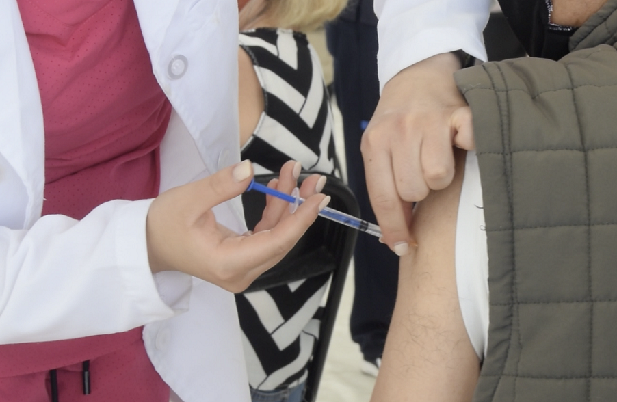 Inicia la vacunación contra COVID-19 a adultos de 50 a 59 años en Querétaro