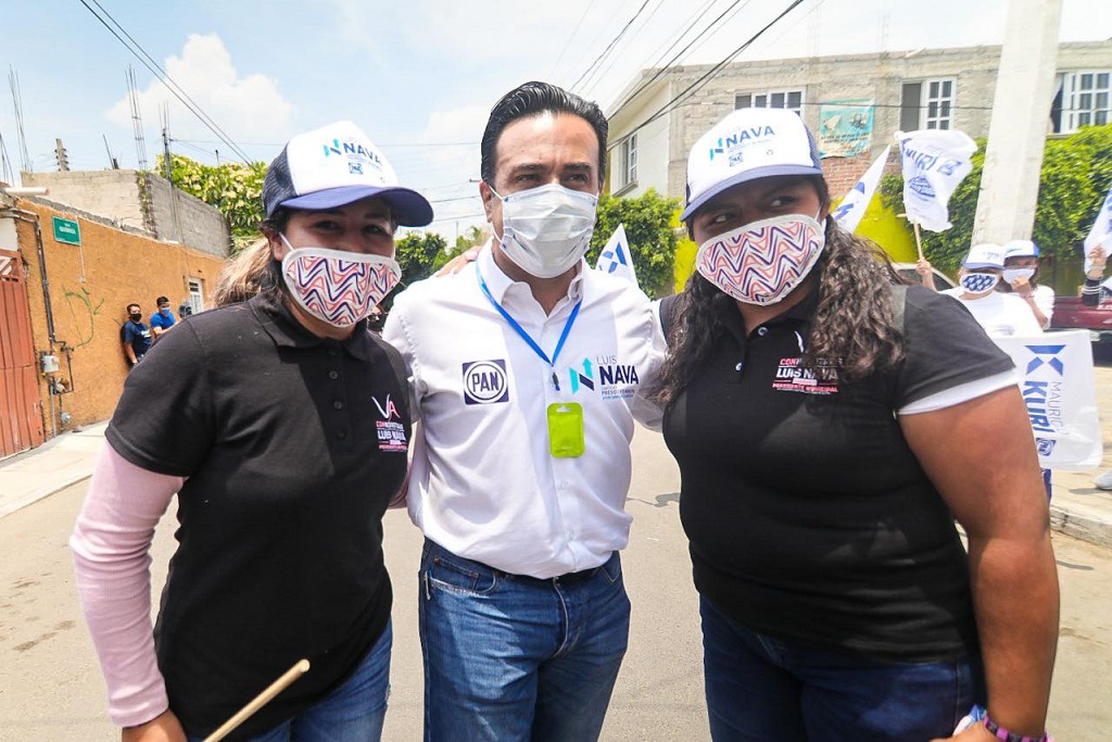 Luis Nava promete guarderías para madres trabajadoras.