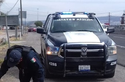 Sujetos disparan su arma larga contra policías estatales en Corregidora