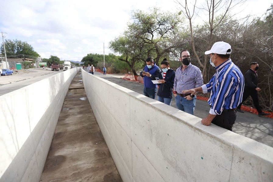 Supervisa Miguel Parrodi construcción de dren pluvial en Tlacote