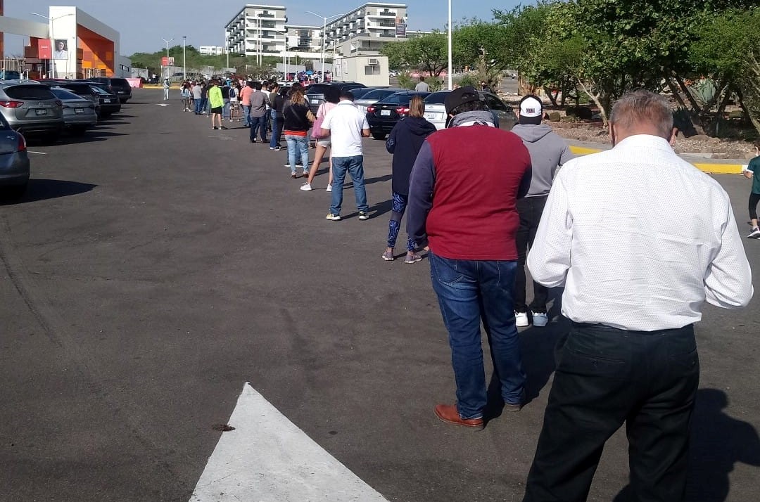 Quejas por largas filas y casillas abren tarde para votar en Querétaro.