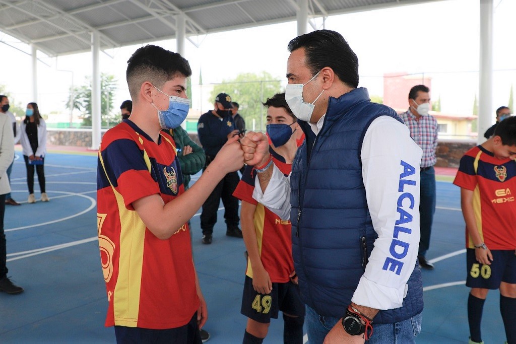 Luis Nava entrega obras de rehabilitación de la Unidad Deportiva Juriquilla