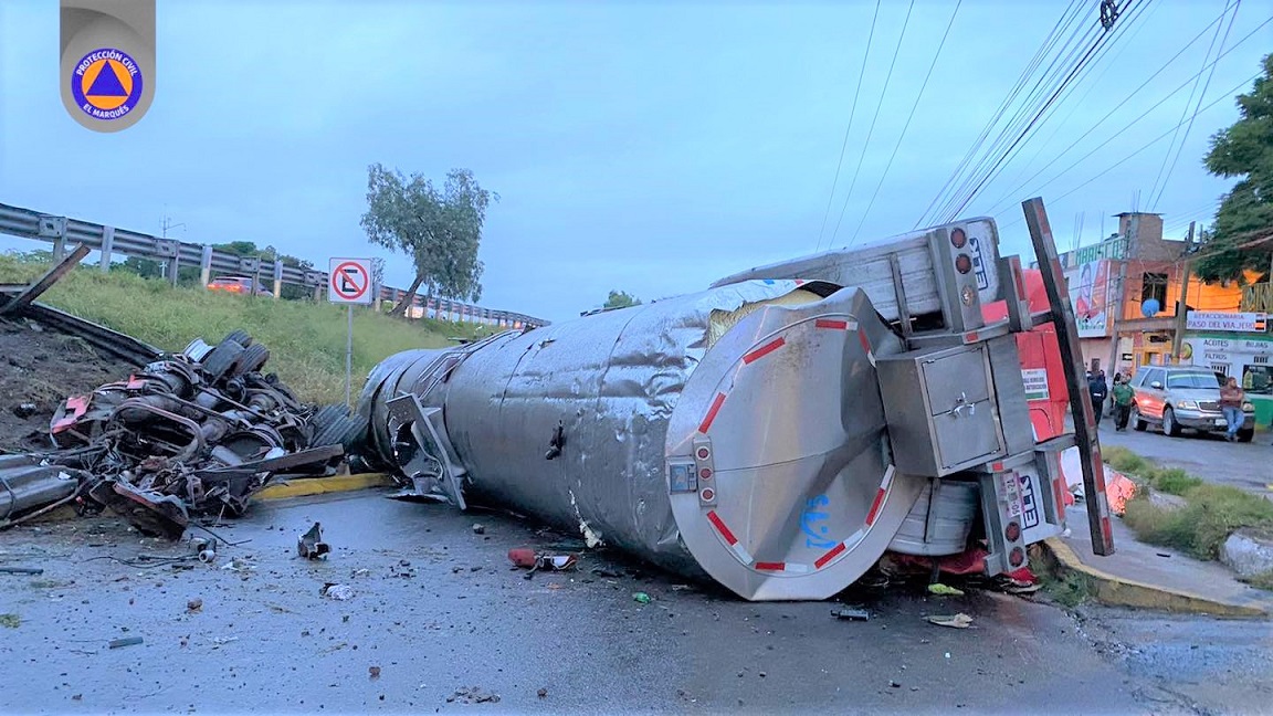 Muere conductor al volcar pipa sobre la Carr. 57, en el Colorado, El Marqués