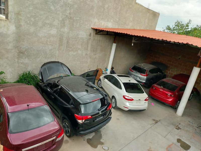 Tras cateo en un domicilio de Querétaro Municipio, recuperan 6 vehículos robados