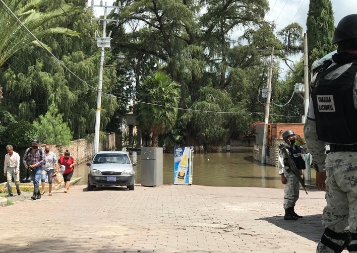 Comienzan a ceder inundaciones en Tequisquiapan