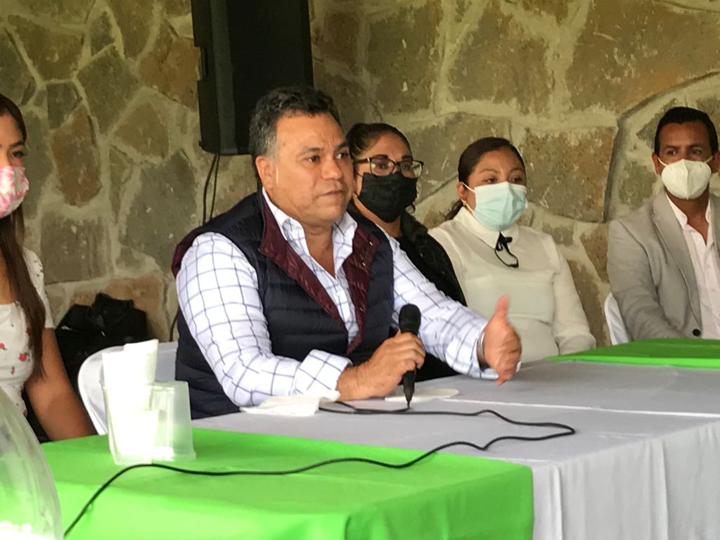 Juan Guzmán apoyará a migrantes para que pongan su negocio en Huimilpan.