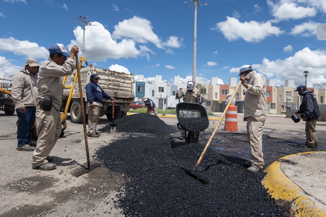 Mantiene municipio de El Marqués brigadas permanentes de bacheo