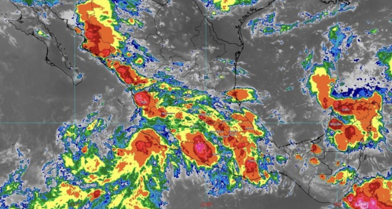 Pronostican lluvias intensas para Querétaro y 16 estados más