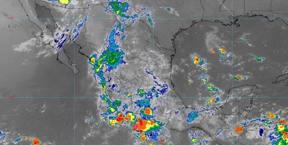 Pronostican lluvias y descargas eléctricas para estados del centro de México