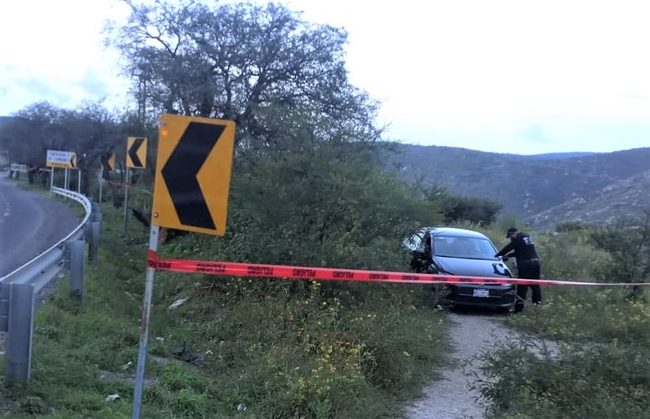 Se roban auto en Pinal de Amoles; es recuperado en Tolimán