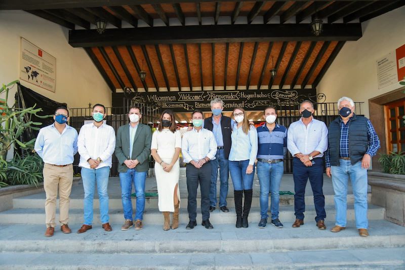 Lupita Pérez Montes sostiene reunión con Asociación de Vitivinicultores de Querétaro.