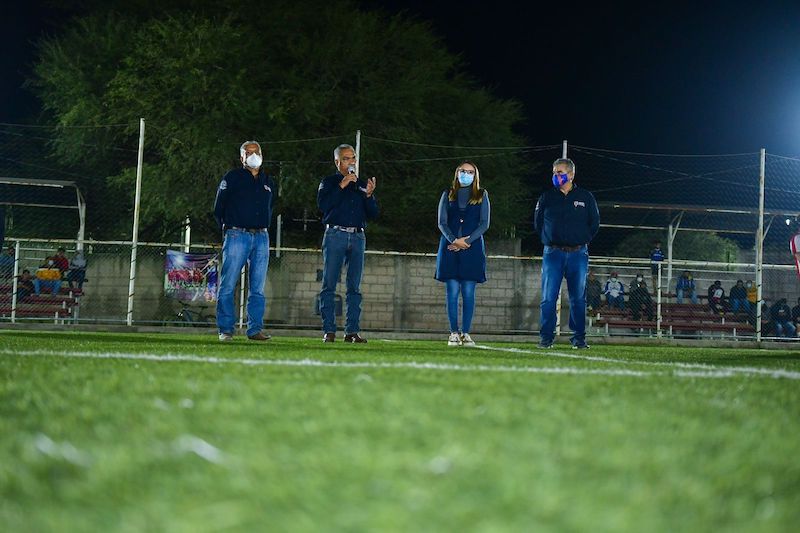 Lupita Pérez entrega cancha de fútbol 7 en Ezequiel Montes