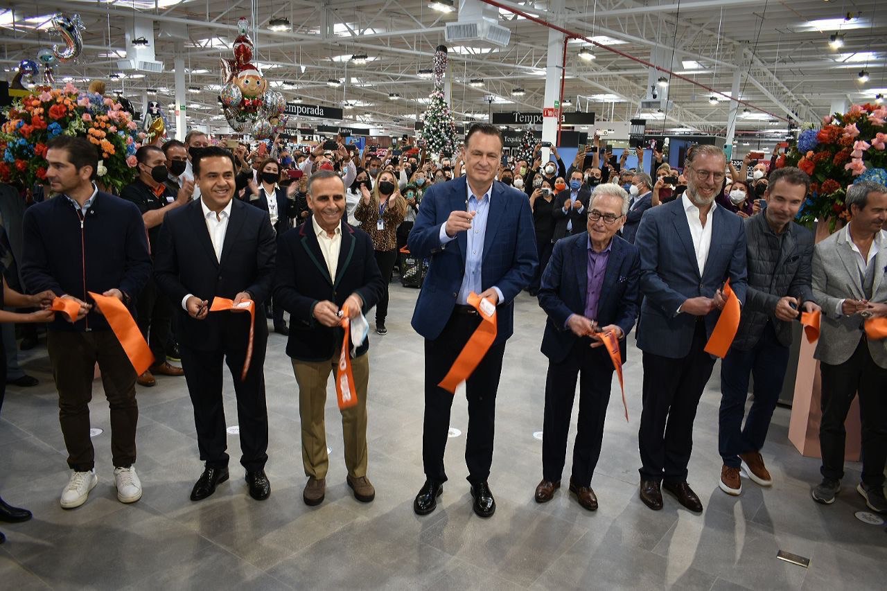 Mauricio Kuri encabeza inauguración de la tienda Chedraui Selecto en Centro Sur en Querétaro.